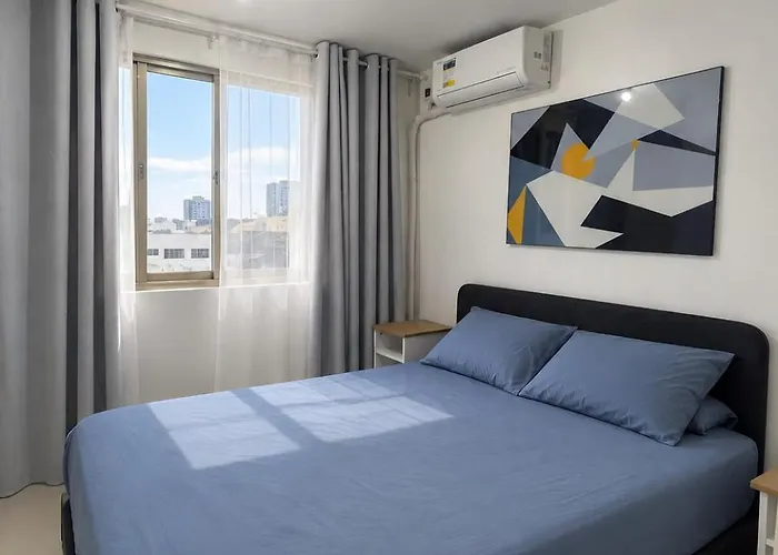 2br In With Free Wifi And Parking Apartment *