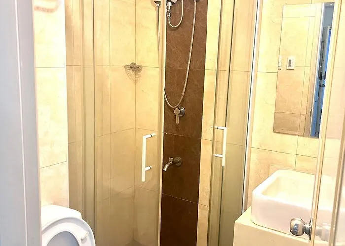 2br In With Free Wifi And Parking Apartment *
